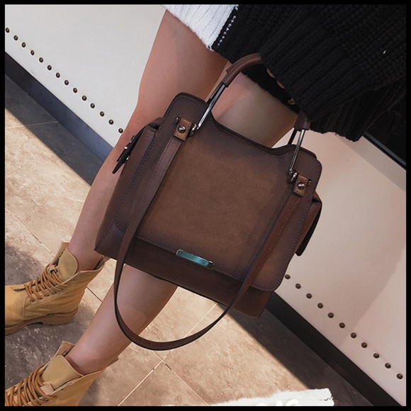 NEW BERLIN Handbag - Picture 4 of 8